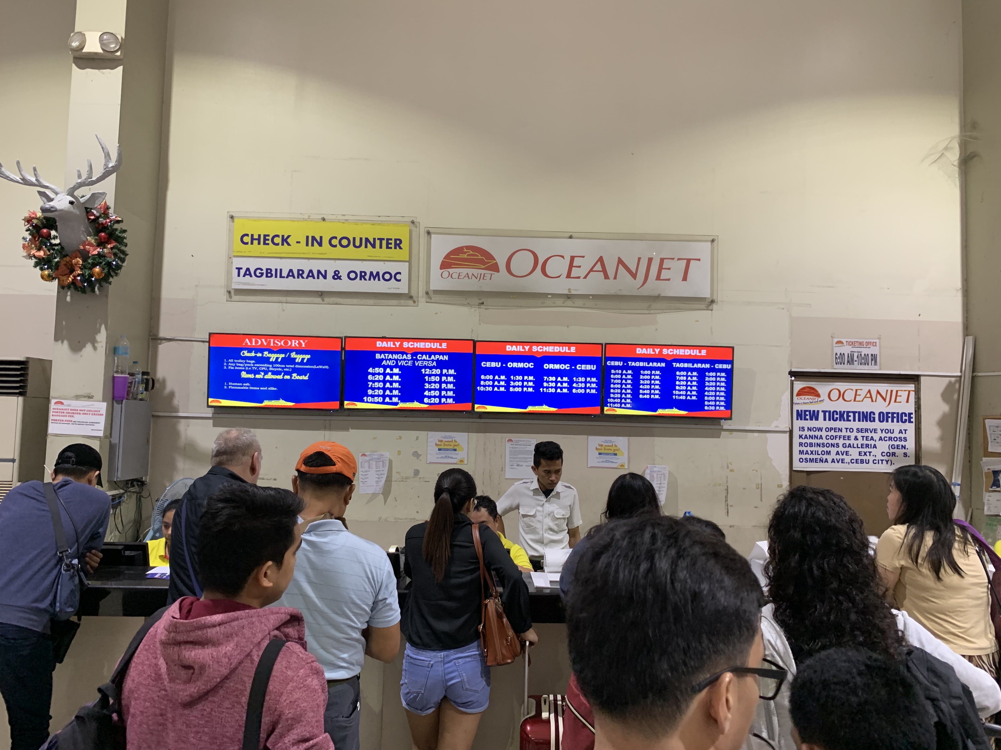 Oceanjet Schalter im Terminalgebäude